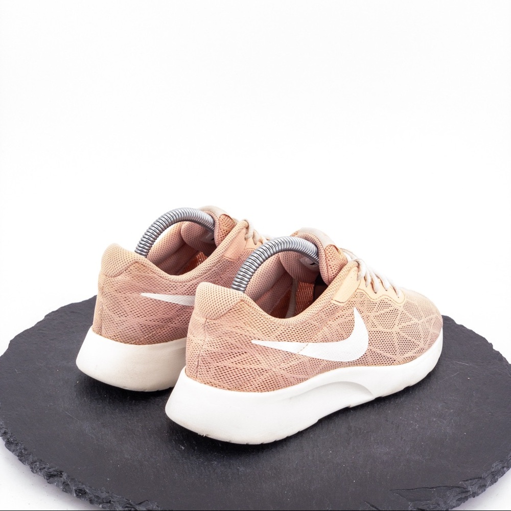 Nike Tanjun SE Womens Shoes Size 8 - Picture 5 of 8